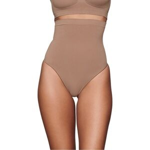 Skims Shapewear Medium